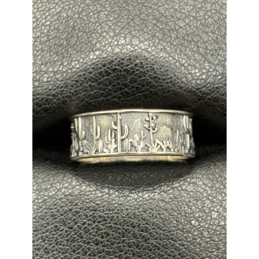 New Condition Sterling Silver Desert Landscape Band Ring Size 7 F9